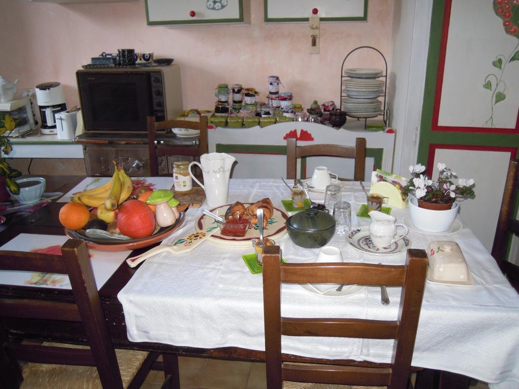 Chez Veronique Chamborigaud Bagian luar foto