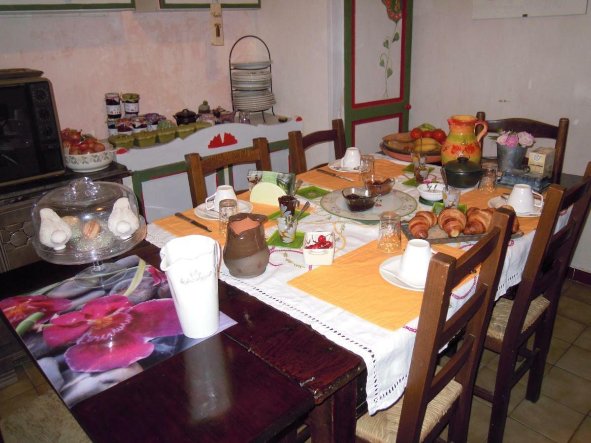 Chez Veronique Chamborigaud Bagian luar foto